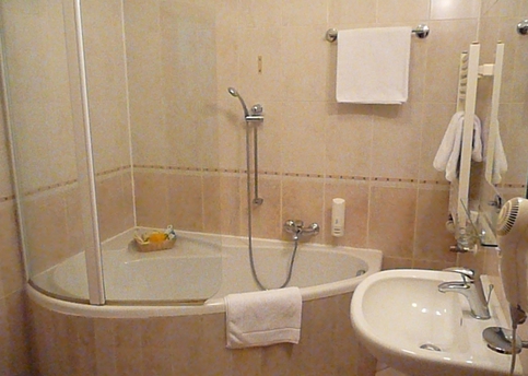 Main bathroom